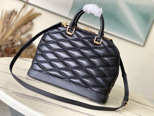 LouisV Leather Malletage Alma PM M23688 (32*25*16cm)