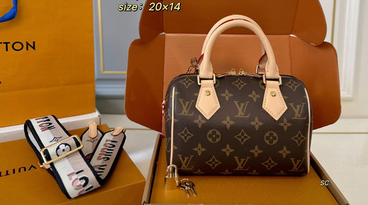 Louis Vuitton Speedy Bandoulière 20 handbag in Classic Monogram coated Canvas with natural cowhide leather trim
