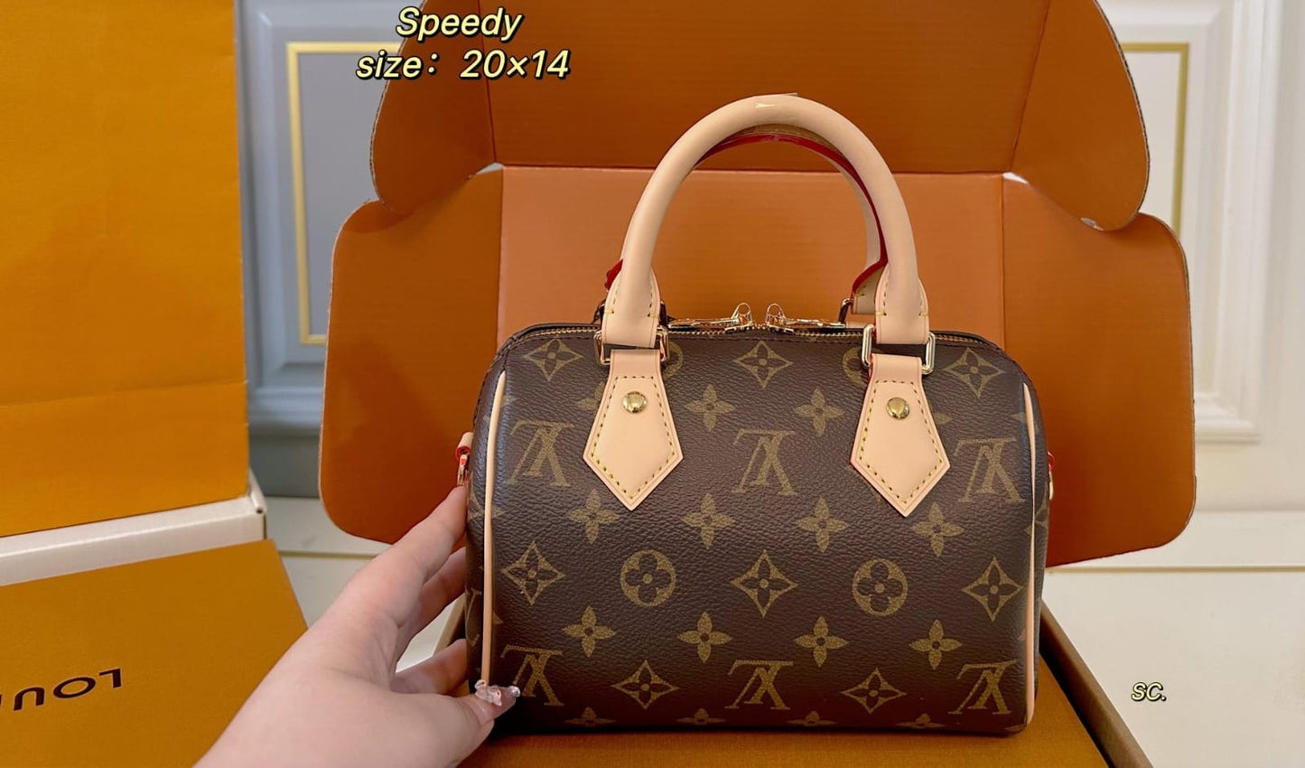 Louis Vuitton Speedy Bandoulière 20 handbag in Classic Monogram coated Canvas with natural cowhide leather trim