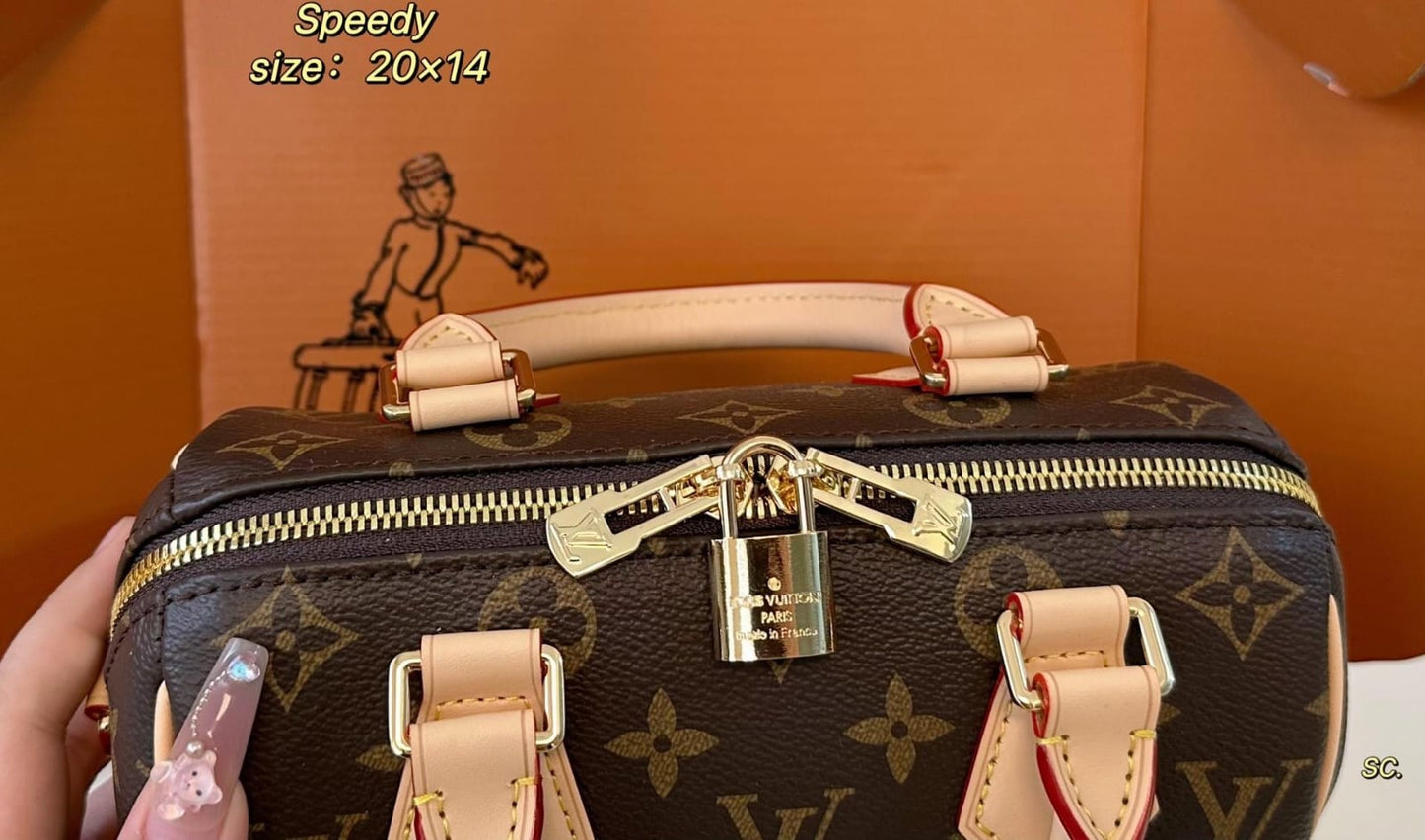 Louis Vuitton Speedy Bandoulière 20 handbag in Classic Monogram coated Canvas with natural cowhide leather trim