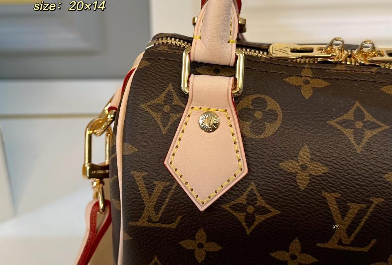Louis Vuitton Speedy Bandoulière 20 bag in Monogram coated canvas with leather trim (size 20×14)